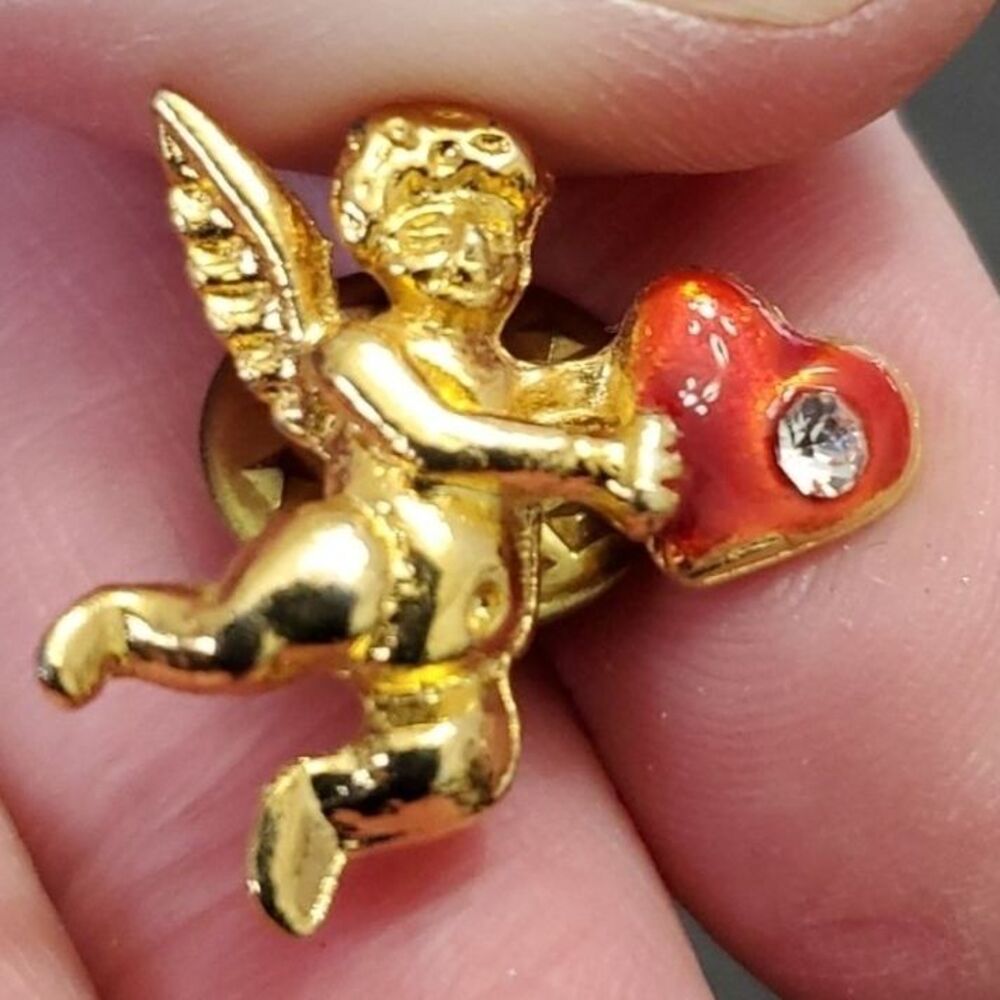 Gold tone cupid brooch red heart clear rhinestone - Picture 9 of 9